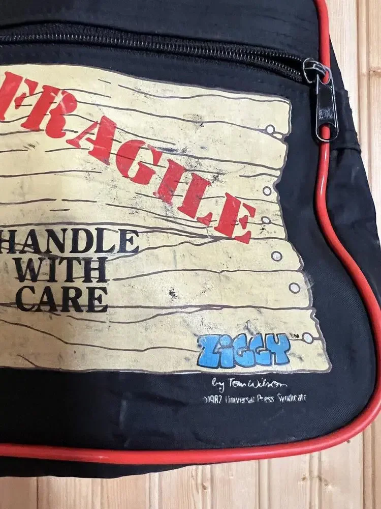 VTG Ziggy Comics Cartoon Duffle Bag 1982 80s size 16”x8”x8” Fragile Cargo Funny